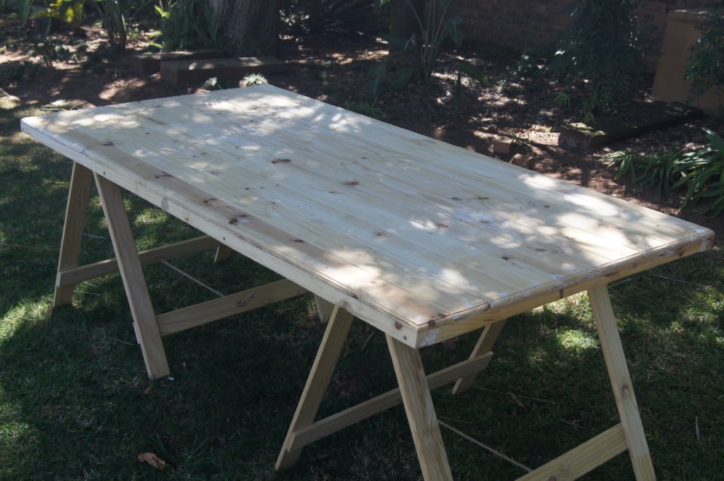 trestle-table-erected